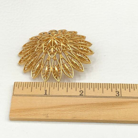 Monet Vintage Gold Tone Dome Brooch Layered Open Work Starburst Flower Pin MCM - Picture 11 of 11